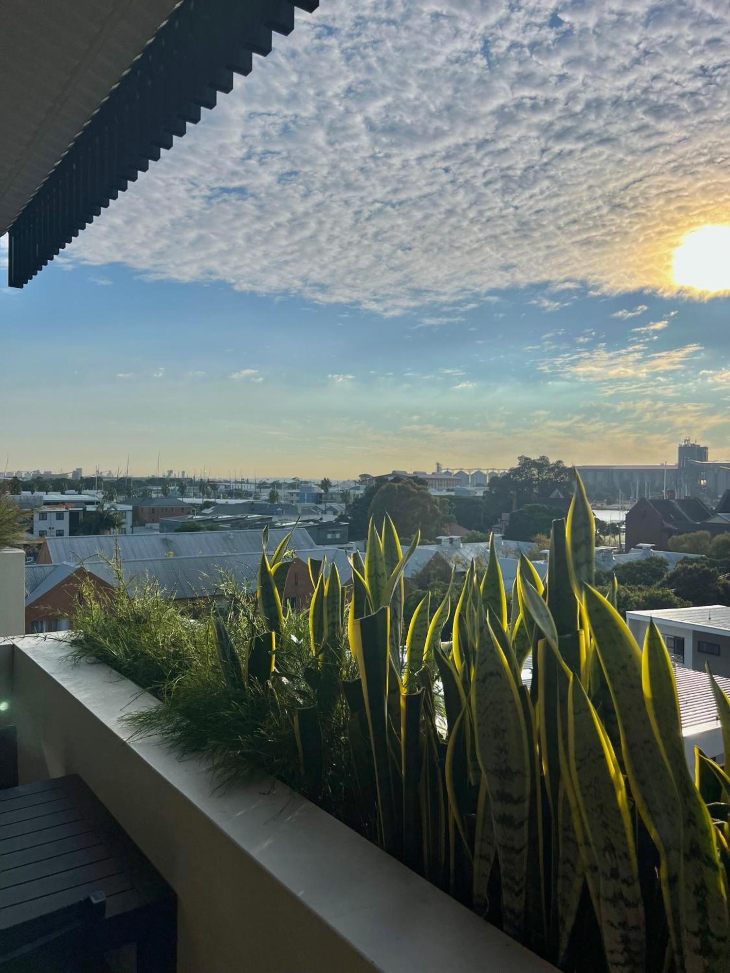 Harbour Towers, Newcastle'S Elite Apartment Stays, Free Parking & Tram Access Bagian luar foto