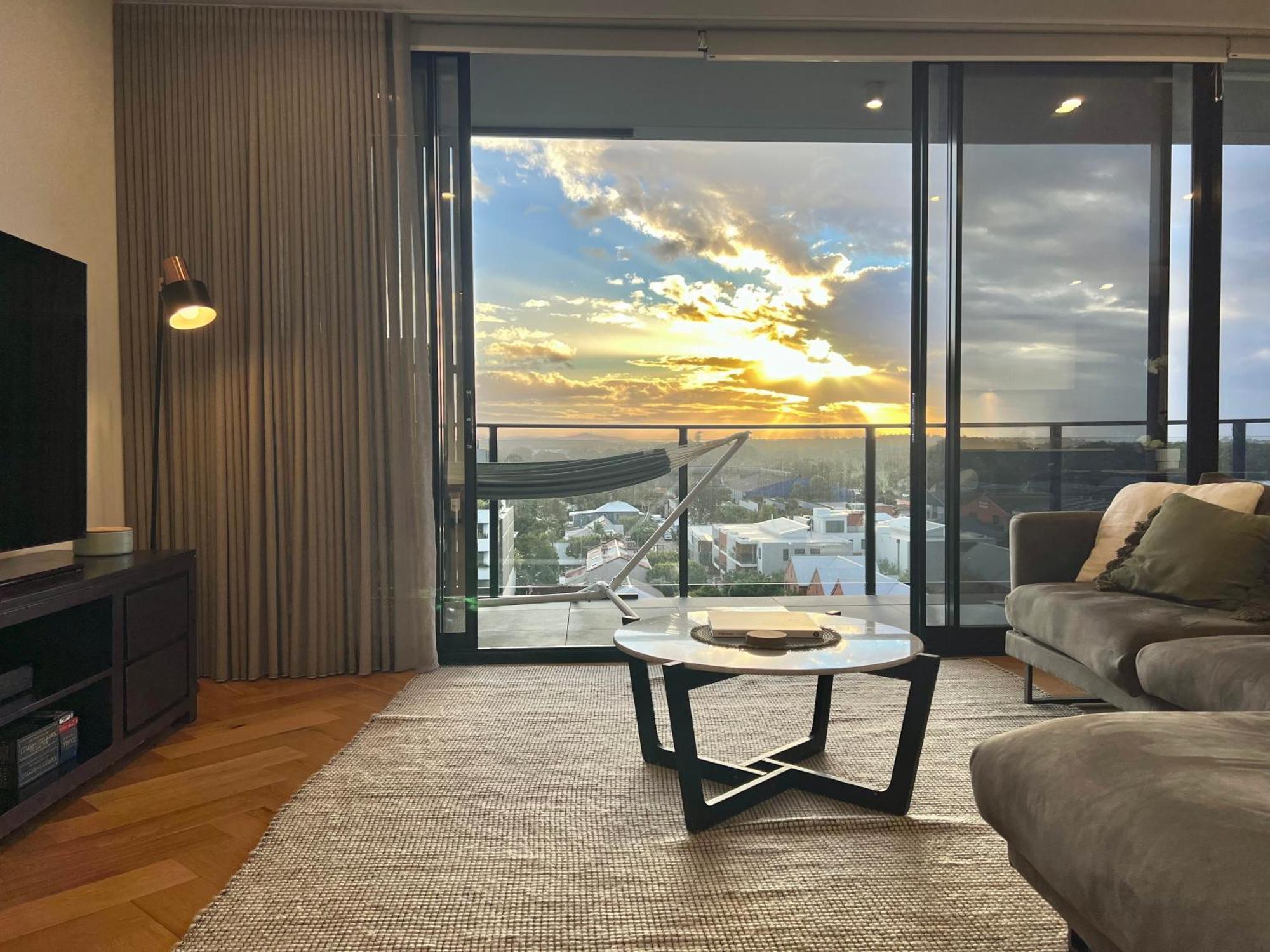 Harbour Towers, Newcastle'S Elite Apartment Stays, Free Parking & Tram Access Bagian luar foto