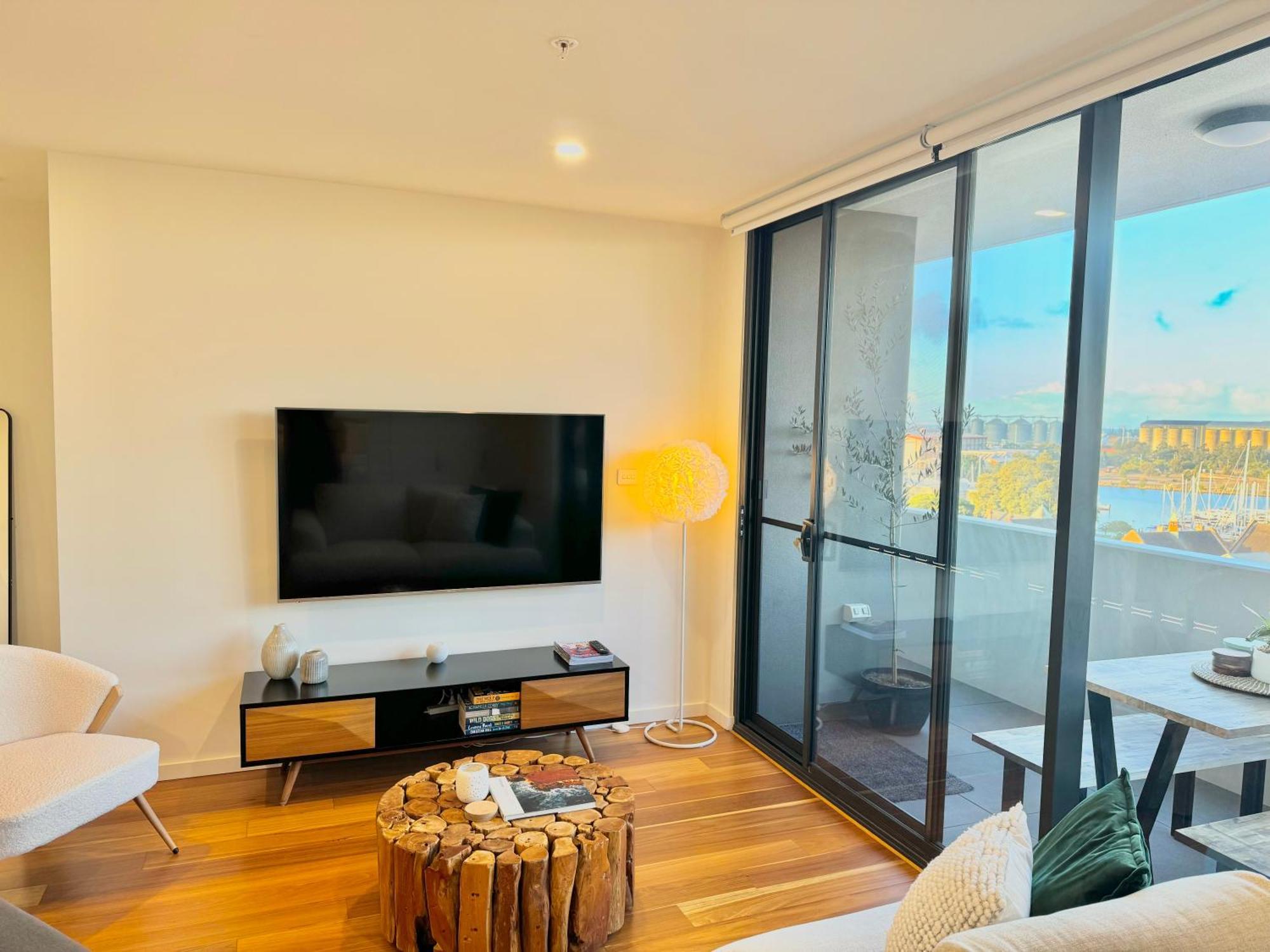 Harbour Towers, Newcastle'S Elite Apartment Stays, Free Parking & Tram Access Bagian luar foto